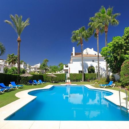 Appartamento Unique Townhouse In Front Of Puerto Banus Marbella Esterno foto